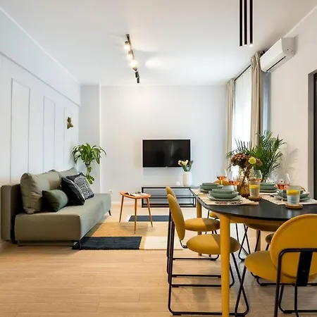 Sunny 4br Flat - Location - Charming Balcony Бухарест