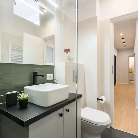 Apartment Sunny 4br Flat - Location - Charming Balcony