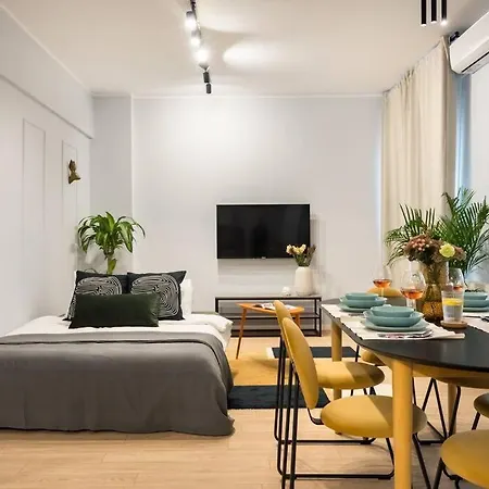 Apartment Sunny 4br Flat - Location - Charming Balcony *