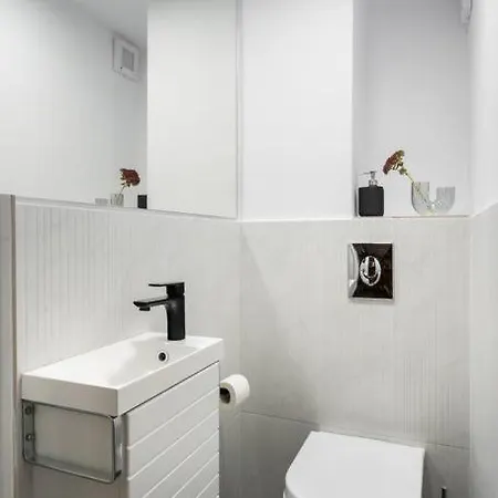 Sunny 4br Flat - Location - Charming Balcony * Bucharest