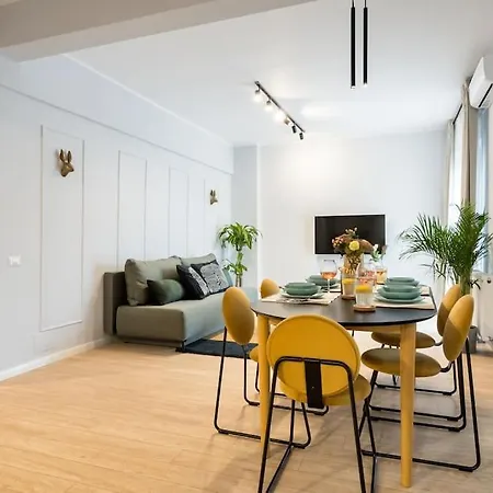 Apartment Sunny 4br Flat - Location - Charming Balcony