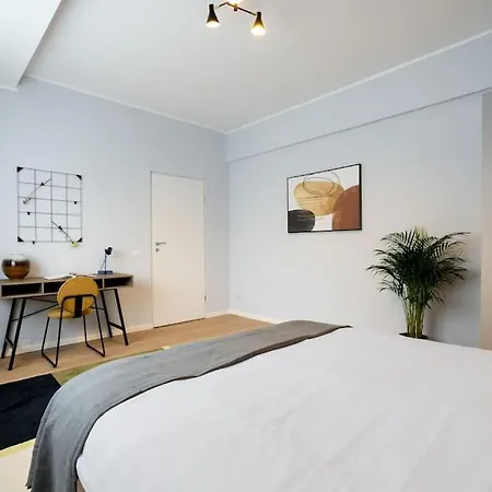 Apartment Sunny 4br Flat - Location - Charming Balcony Bucharest