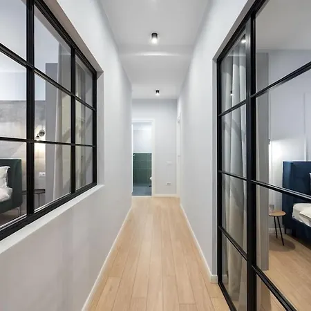 Sunny 4br Flat - Location - Charming Balcony Bucharest