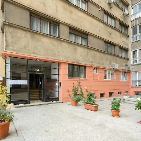 Sunny 4br Flat - Location - Charming Balcony Apartment Bucharest